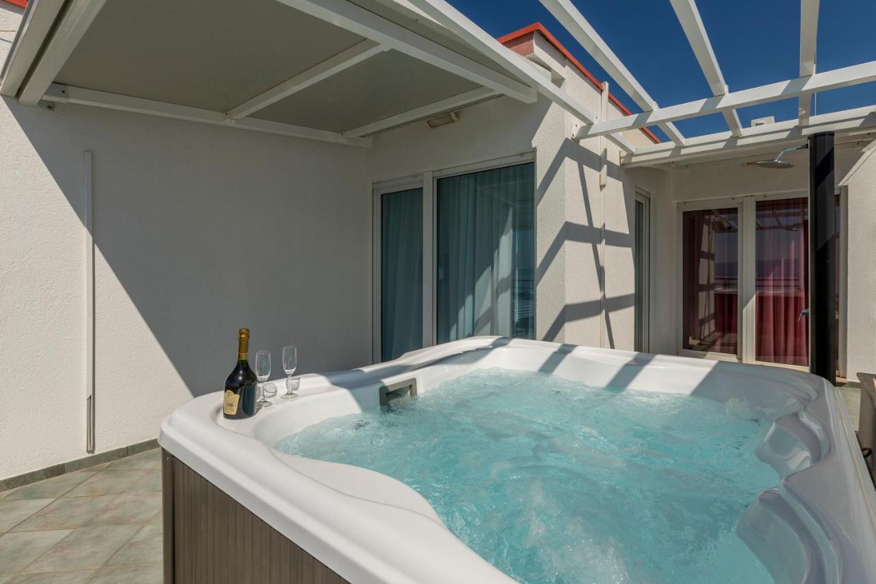 斯普利特Seaside Penthouse With Hot Tub Sky Living公寓 外观 照片