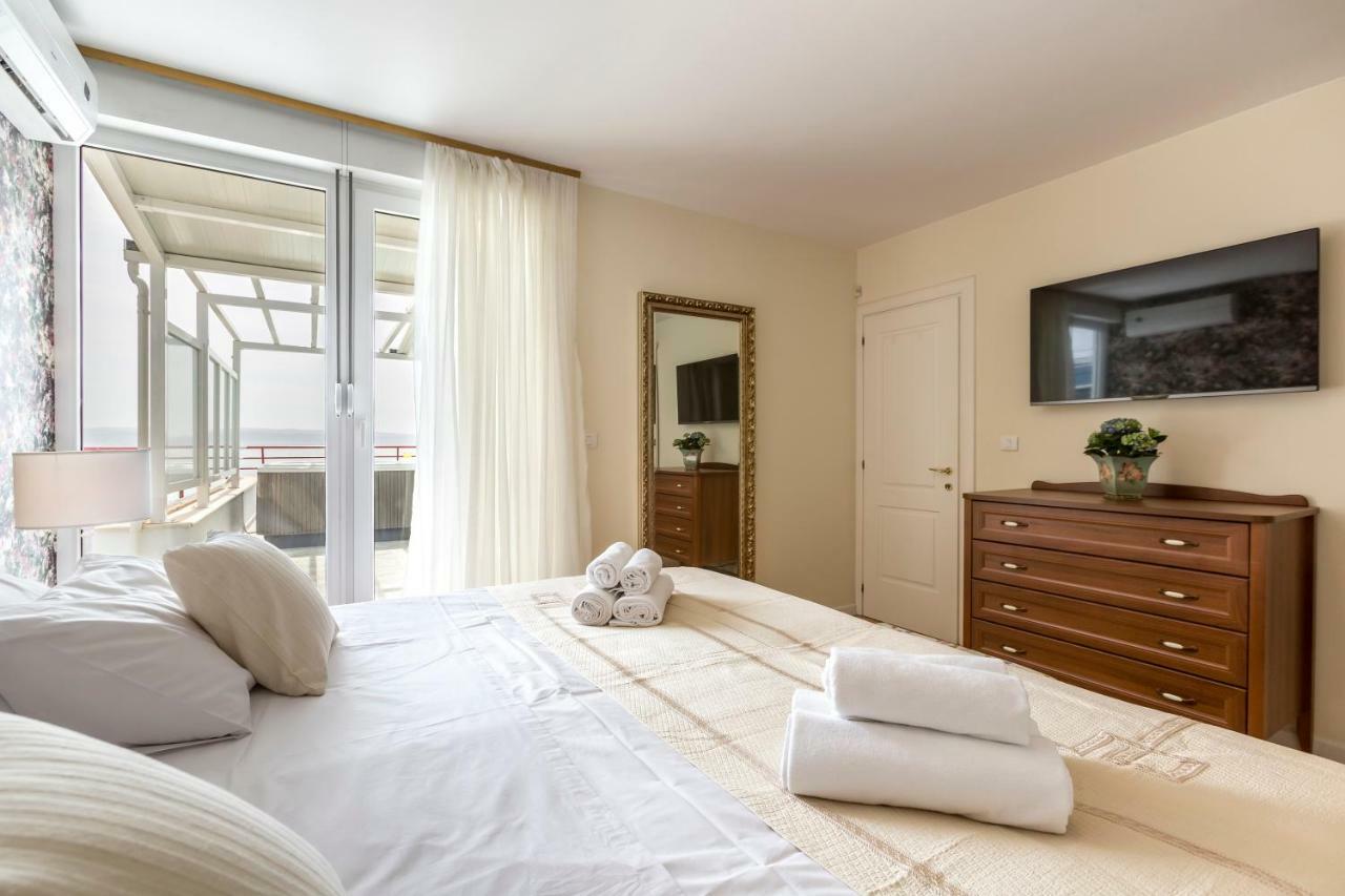 斯普利特Seaside Penthouse With Hot Tub Sky Living公寓 外观 照片