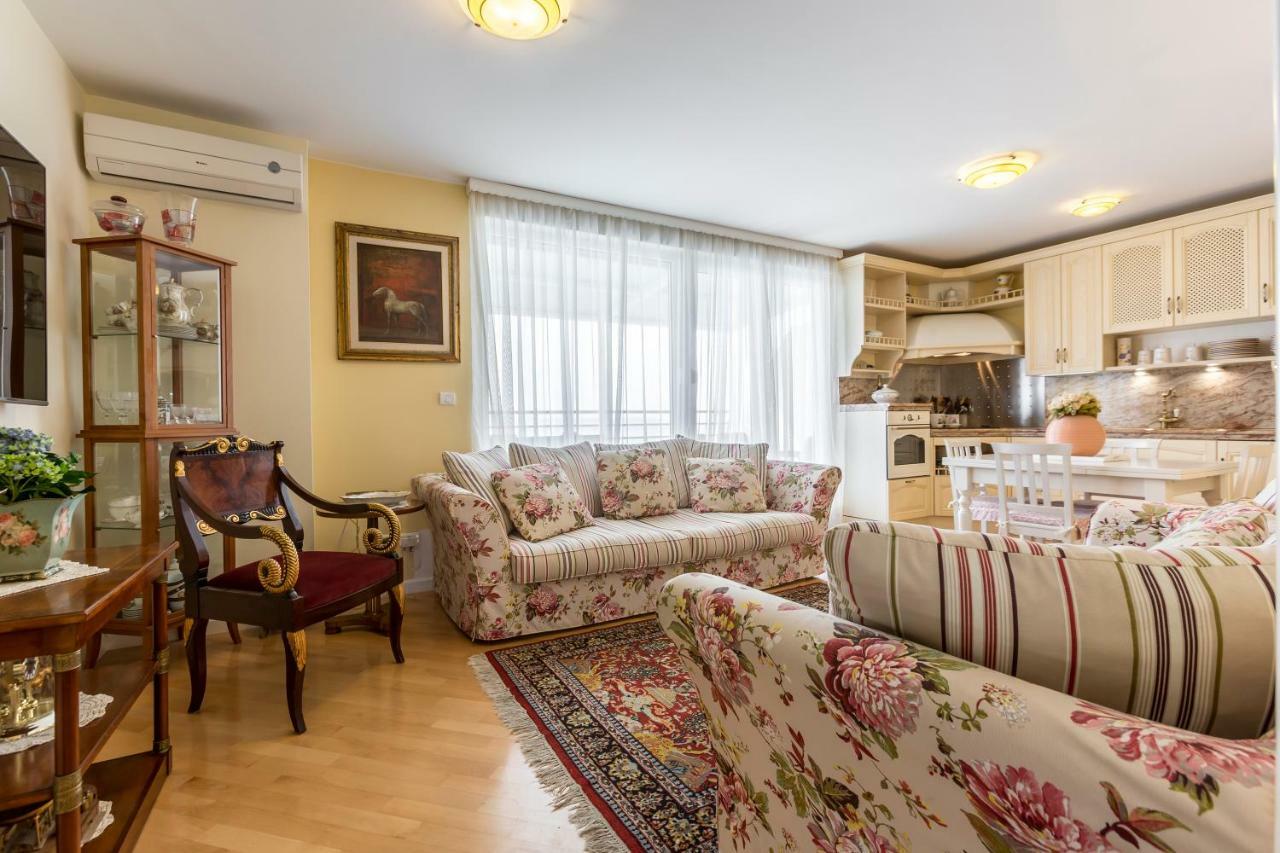 斯普利特Seaside Penthouse With Hot Tub Sky Living公寓 外观 照片